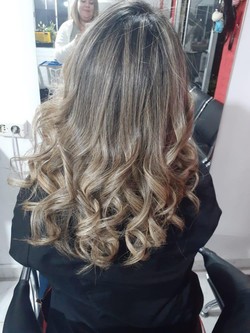 NUEVO LOOK PELUQUERÍA UNISEX 