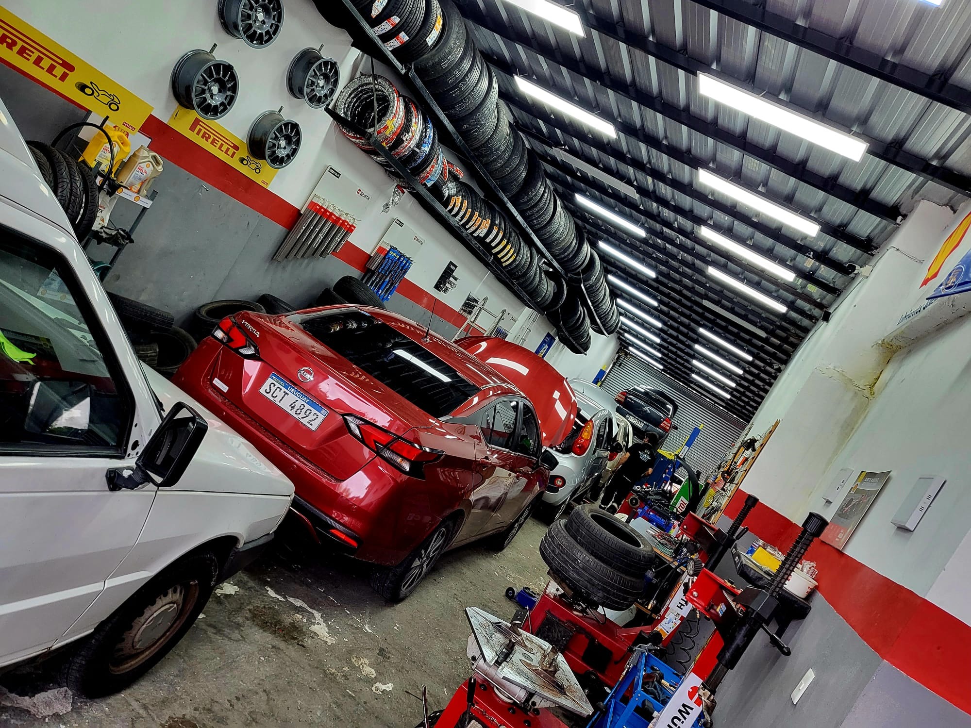 LA ESTACION MULTISERVICIOS  