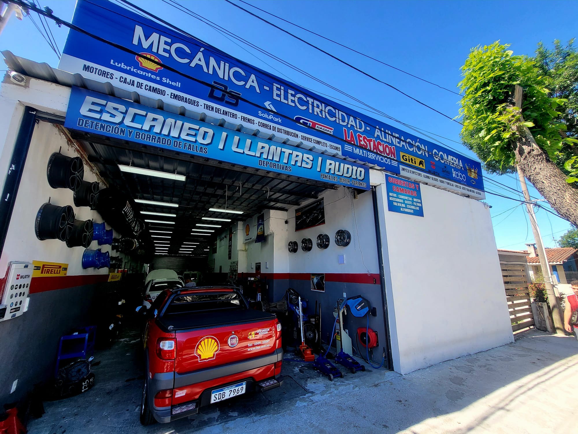 LA ESTACION MULTISERVICIOS  