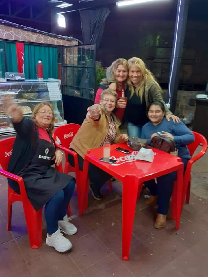 EL EXQUISITO Clientes amigos 