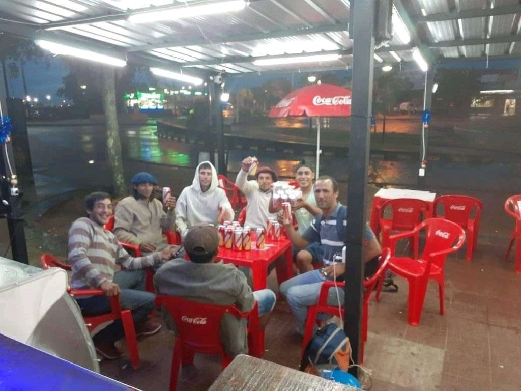 EL EXQUISITO Clientes amigos 