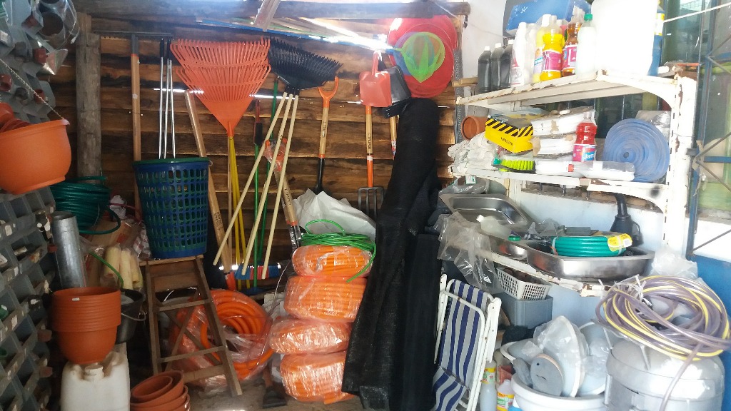 BARRACA Y FERRETERIA PUNTA  