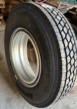 SPORTRAK NEUMATICOS Y LLANTAS PARA BUSES Y CAMIONES 