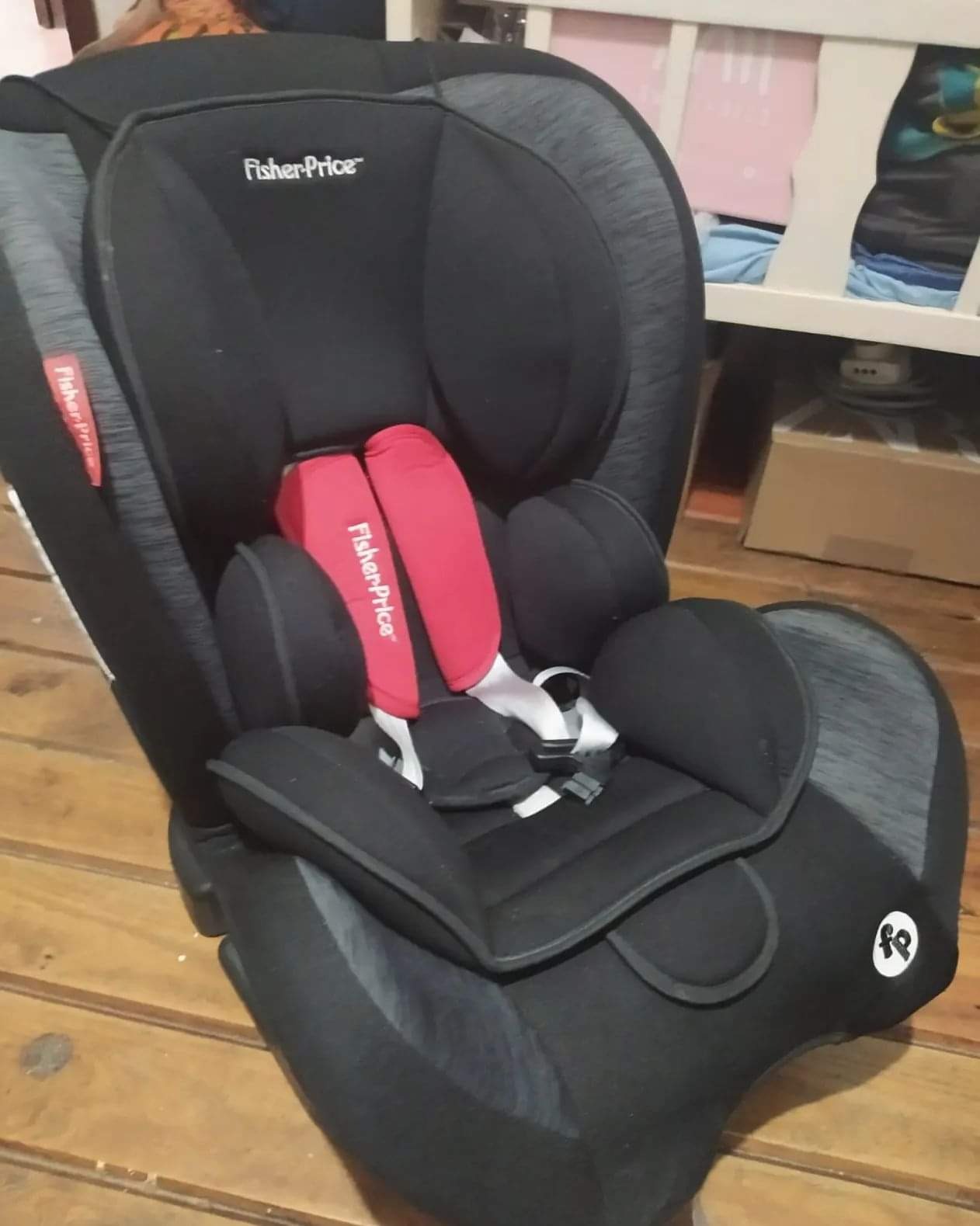 LA PETITE UY SECOND HAND  