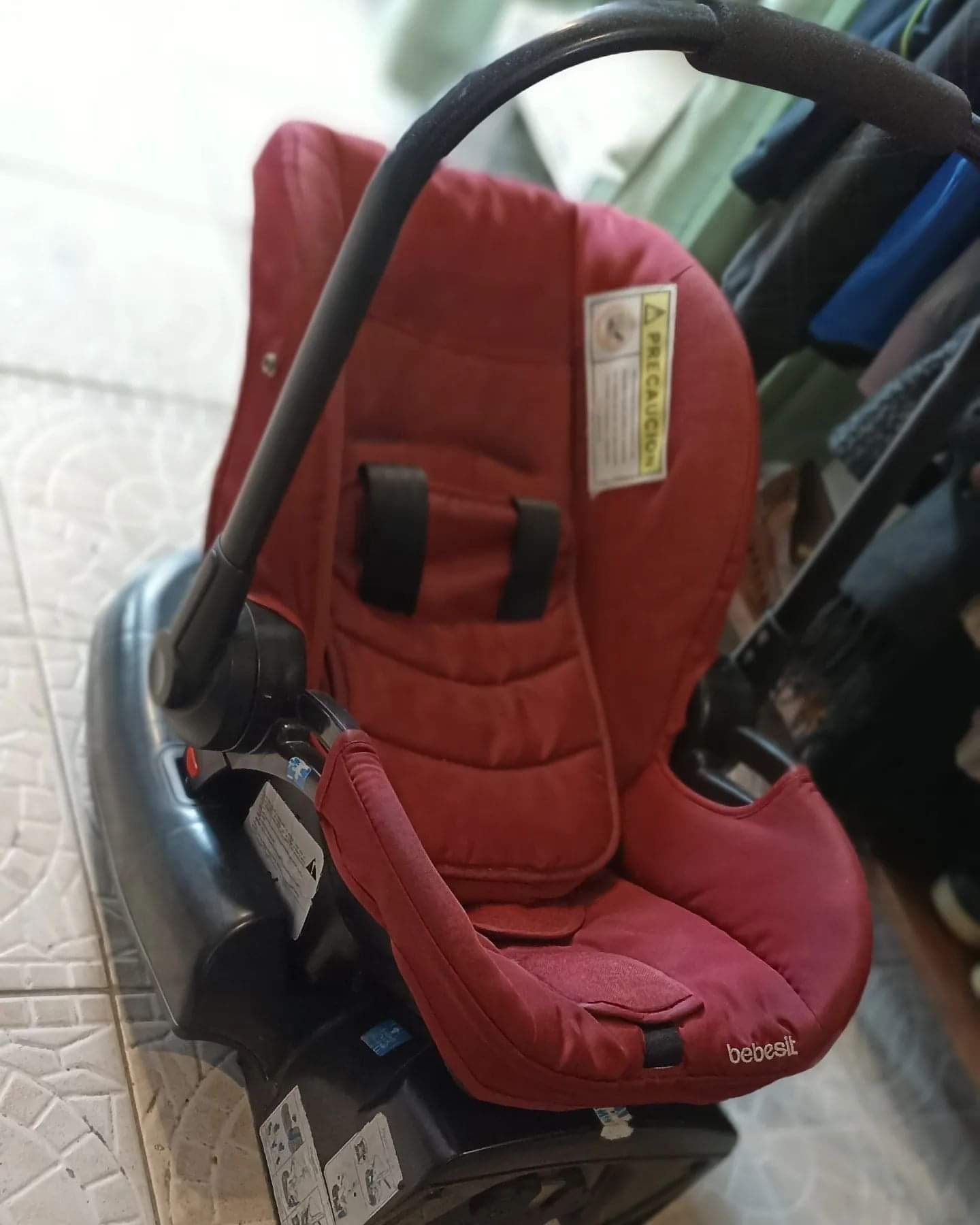 LA PETITE UY SECOND HAND  