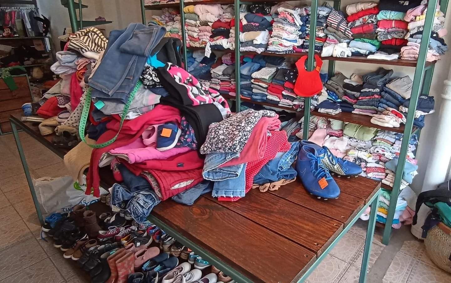 LA PETITE UY SECOND HAND  