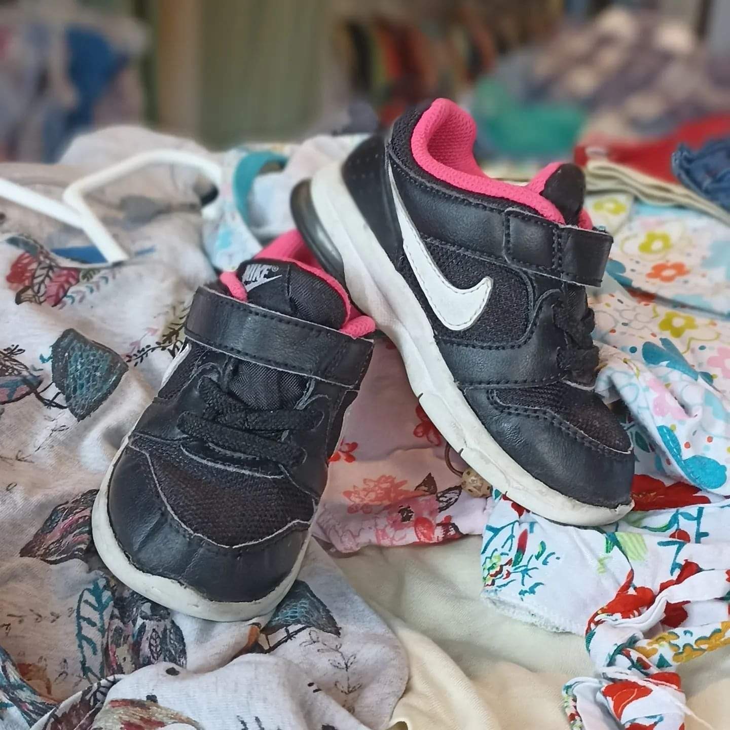 LA PETITE UY SECOND HAND  