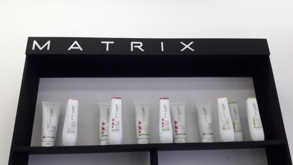 PELUQUERÍA BY LUCÍA  