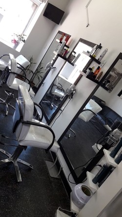 PELUQUERÍA BY LUCÍA 