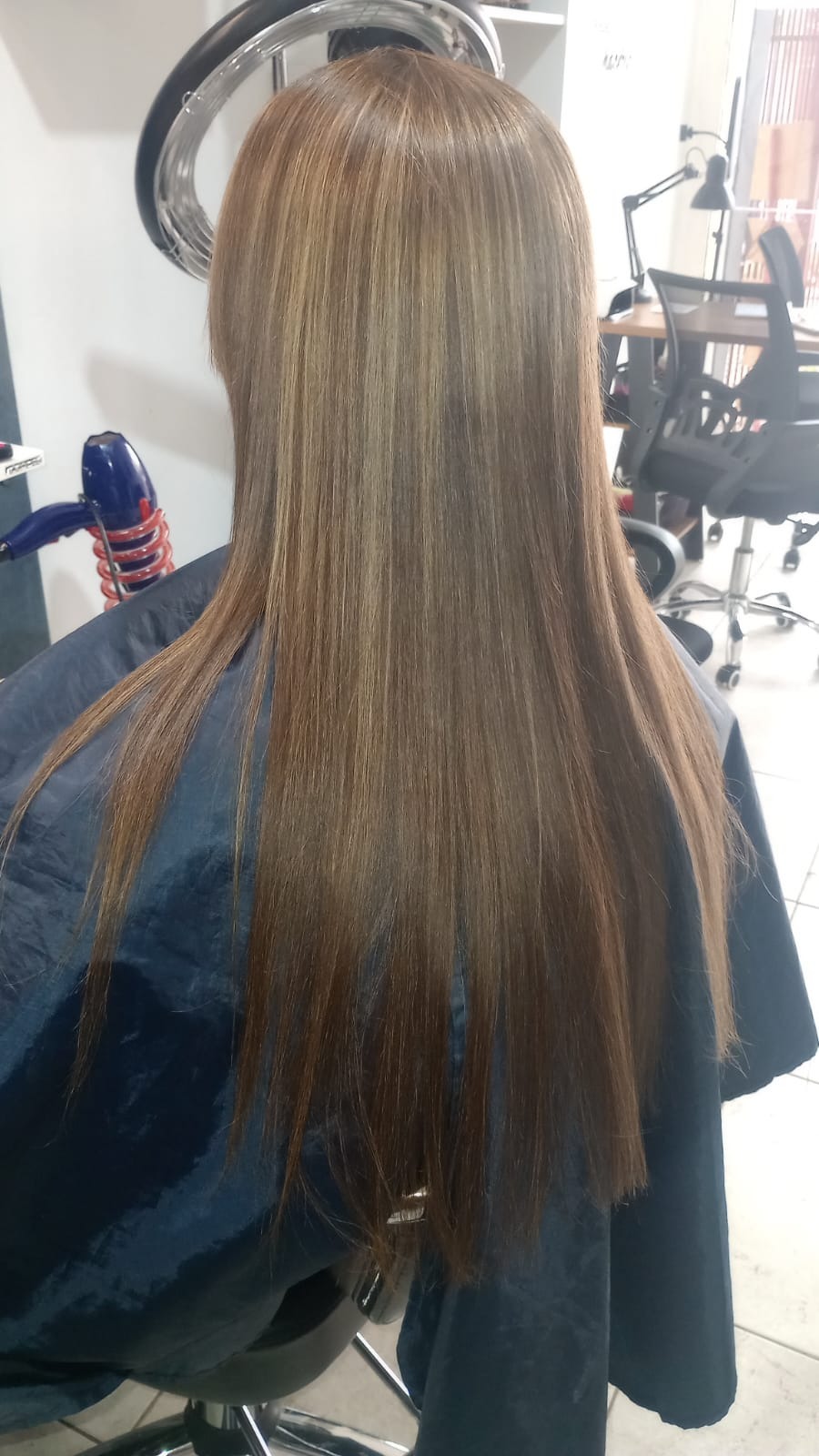 Verte Radiante VERTE RADIANTE PELUQUERIA 
PEINADOS
COLORISTA
CENTRO ESTETICA