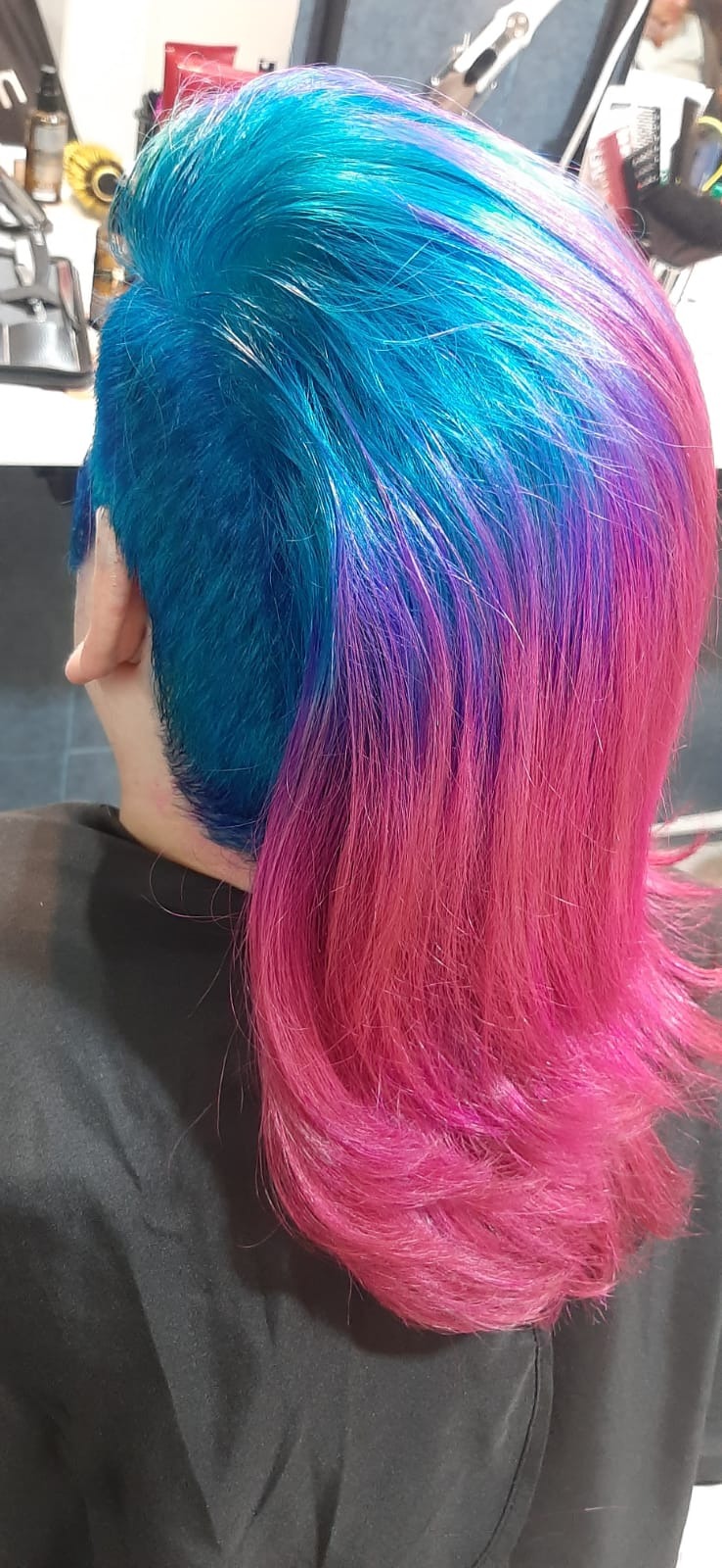 Verte Radiante VERTE RADIANTE PELUQUERIA 
PEINADOS
COLORISTA
CENTRO ESTETICA