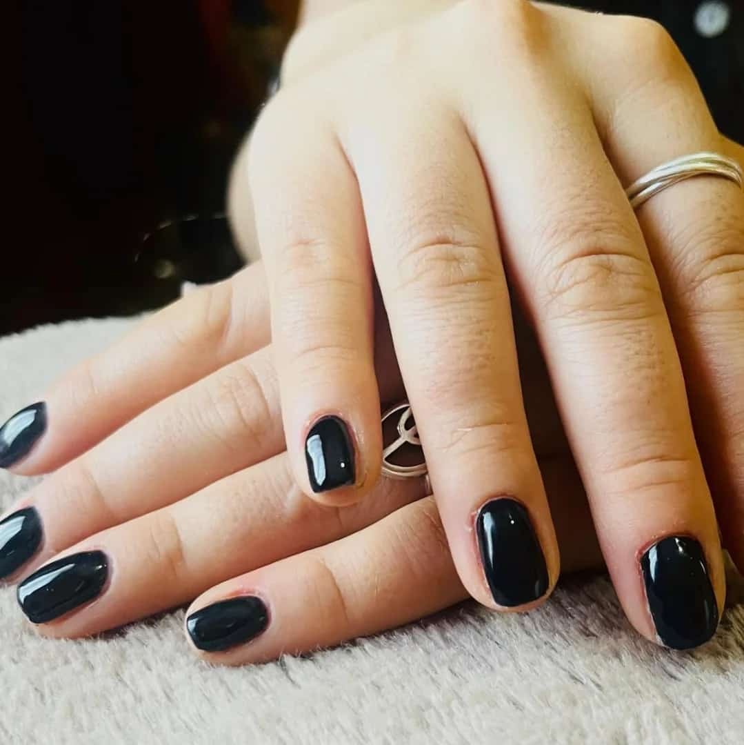 Verte Radiante VERTE RADIANTE Manicuría 
Esmaltado semipermanente
Esmaltado 