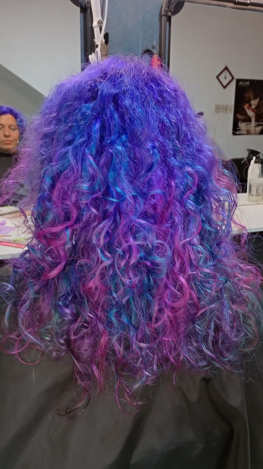 Verte Radiante VERTE RADIANTE Colores fantasía 
Colorimetría 
Colorista