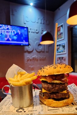 Punto Burguer y Bar 