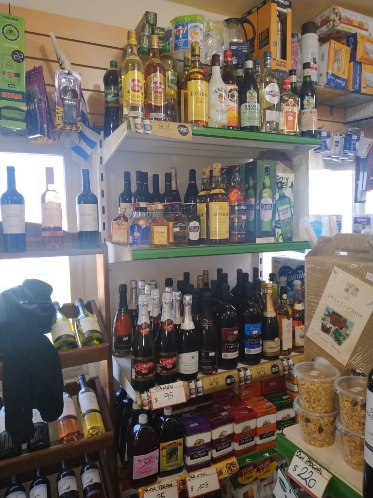SUPERMERCADO SUPER 8 Bebidas alcohólicas, Whisky y Vinos 