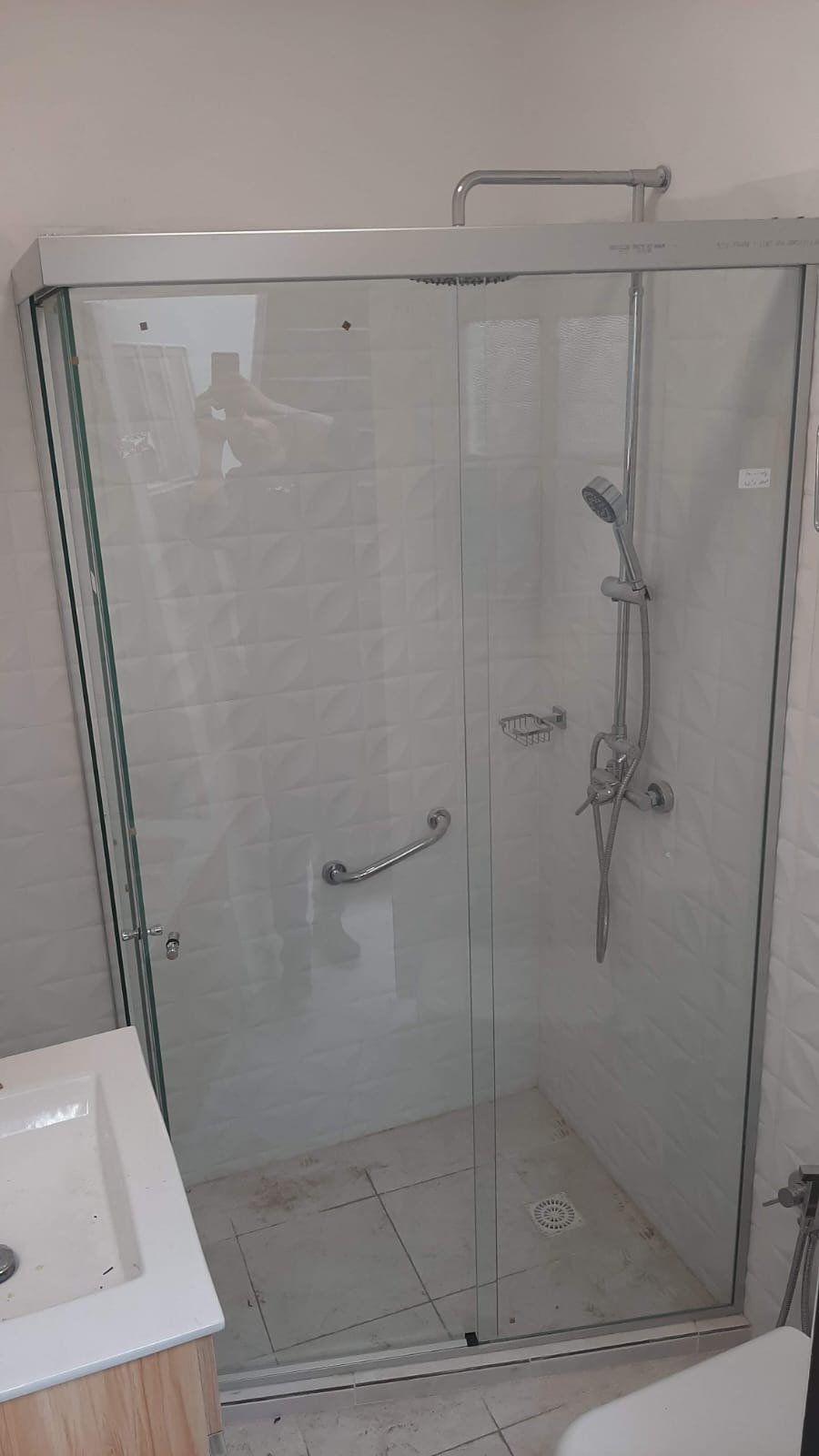 VIDRIERIA M.G VIDRERIA M.G Mamparas de baño 