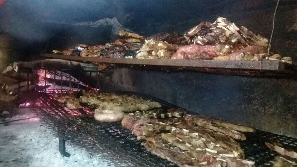 LA 999 PARRILLADA De la parrilla a su mesa 
