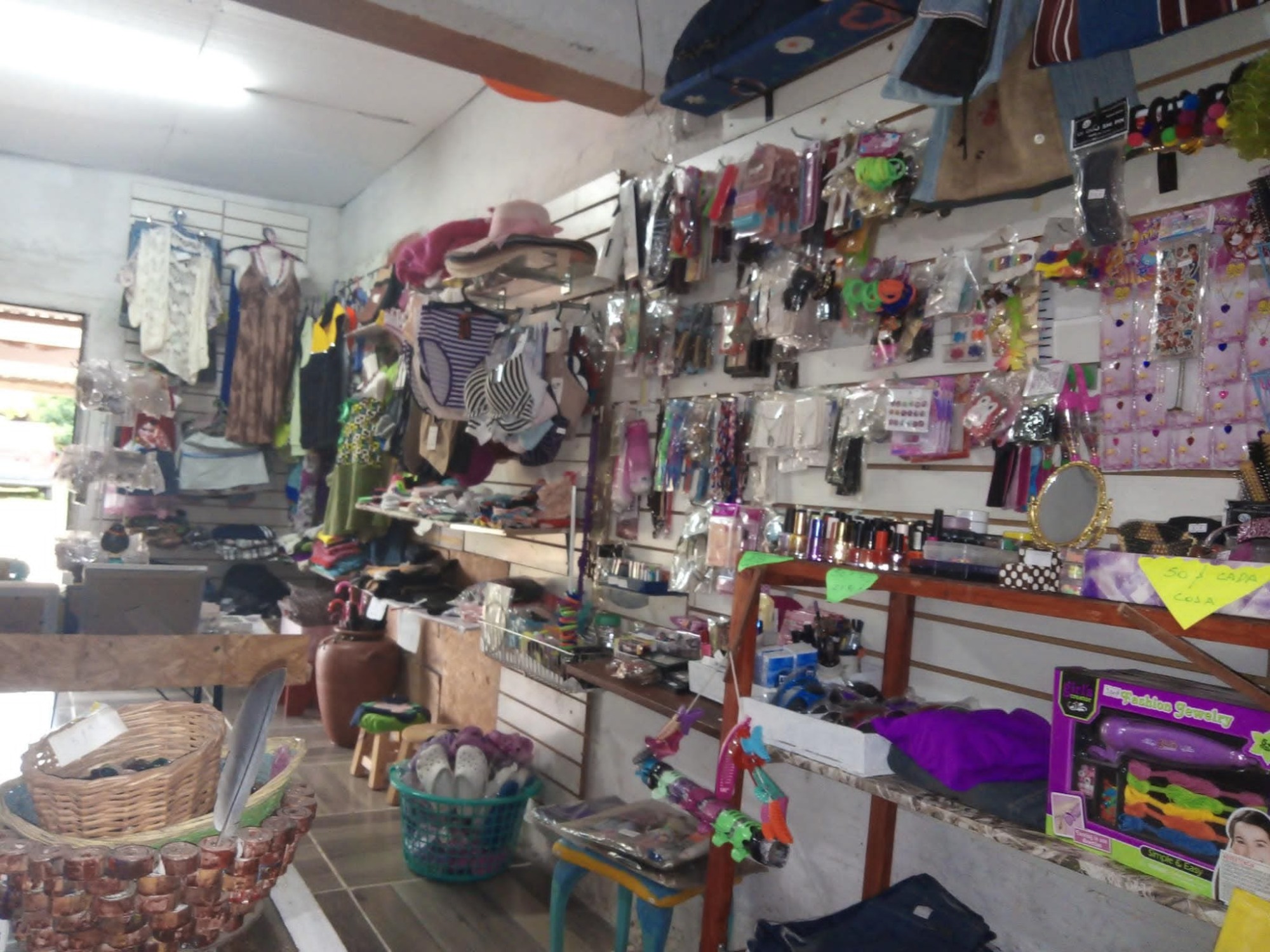 SERRANA CREACIONES Tienda y Mercería - Confecciones 