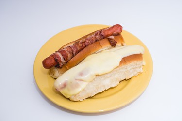 EL CARRITO Húngara con panceta y Húngara con Muzzarella