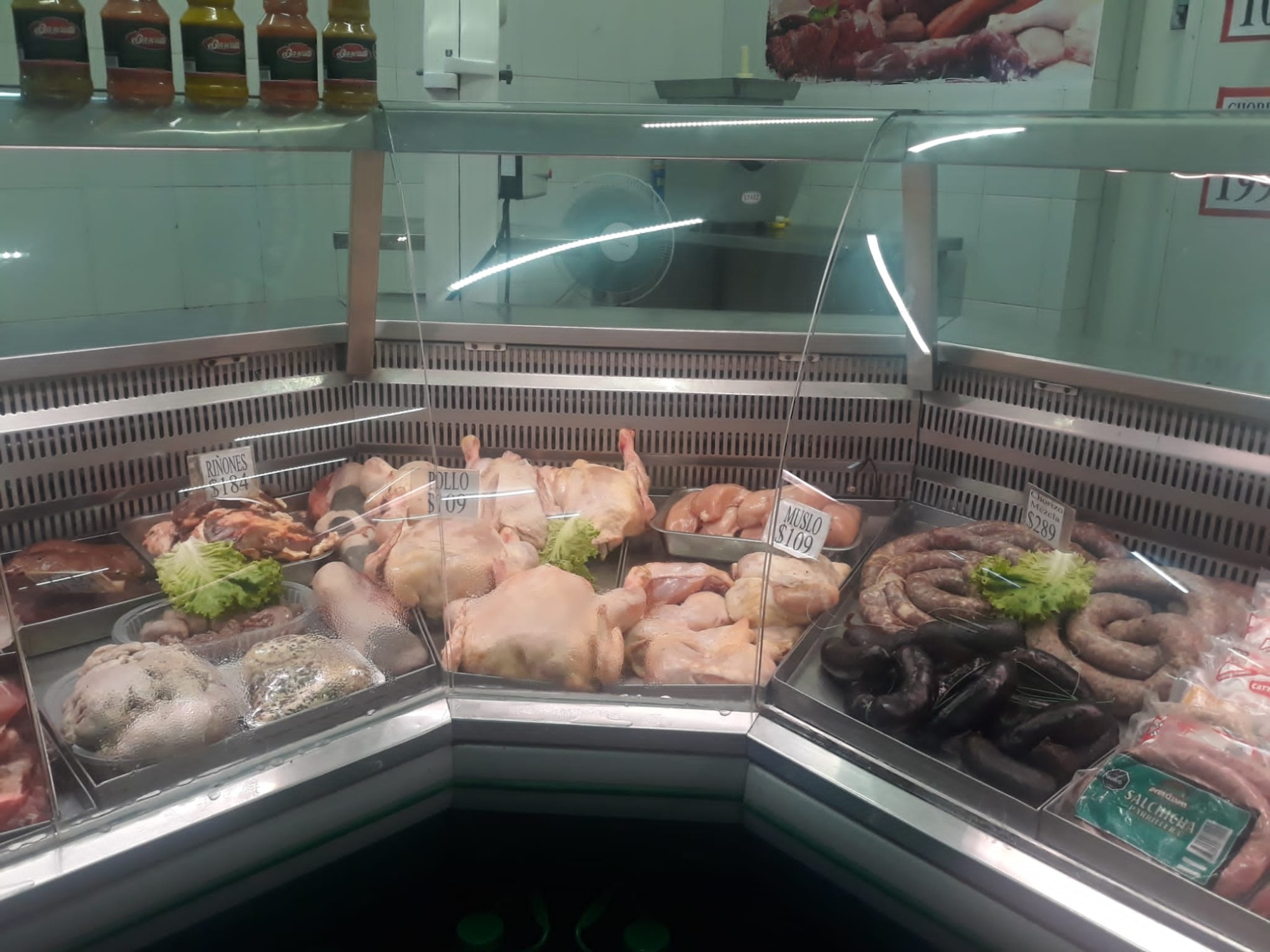 MINI MERCADO ALVARIZA Pollo, variedad de cortes 
