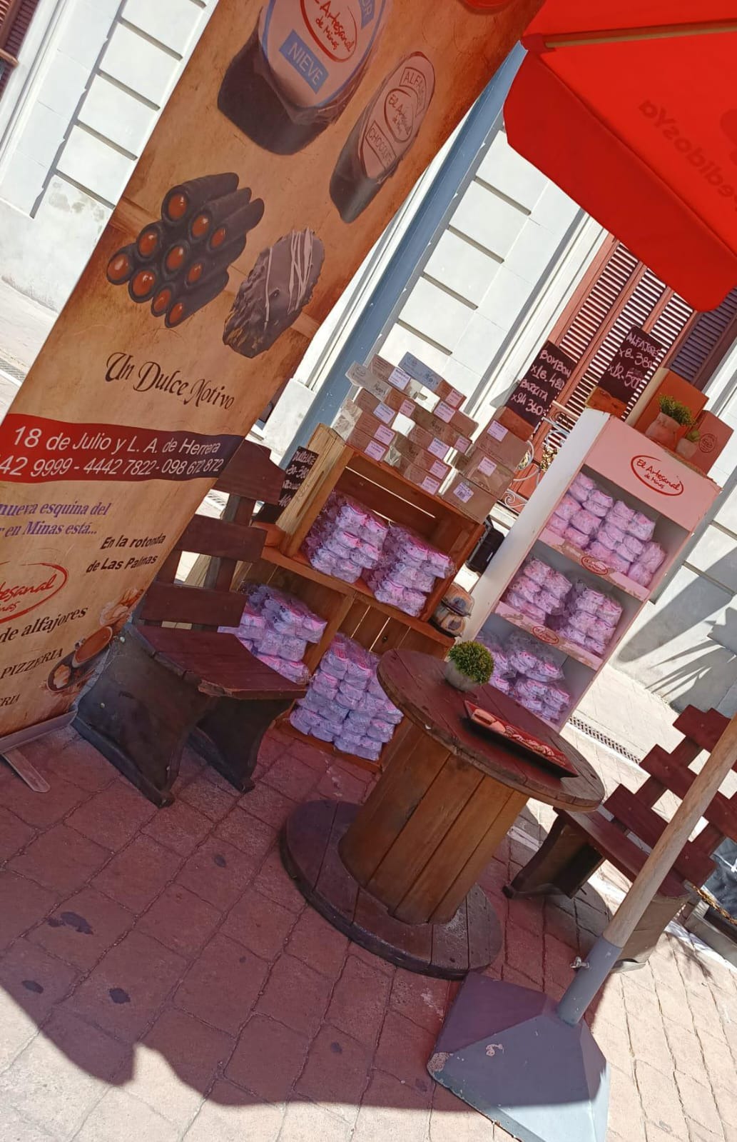 EL ARTESANAL EL ARTESANAL DESAYUNOS
CENAS
CENA SHOW
CAFETERIAS
MERIENDAS