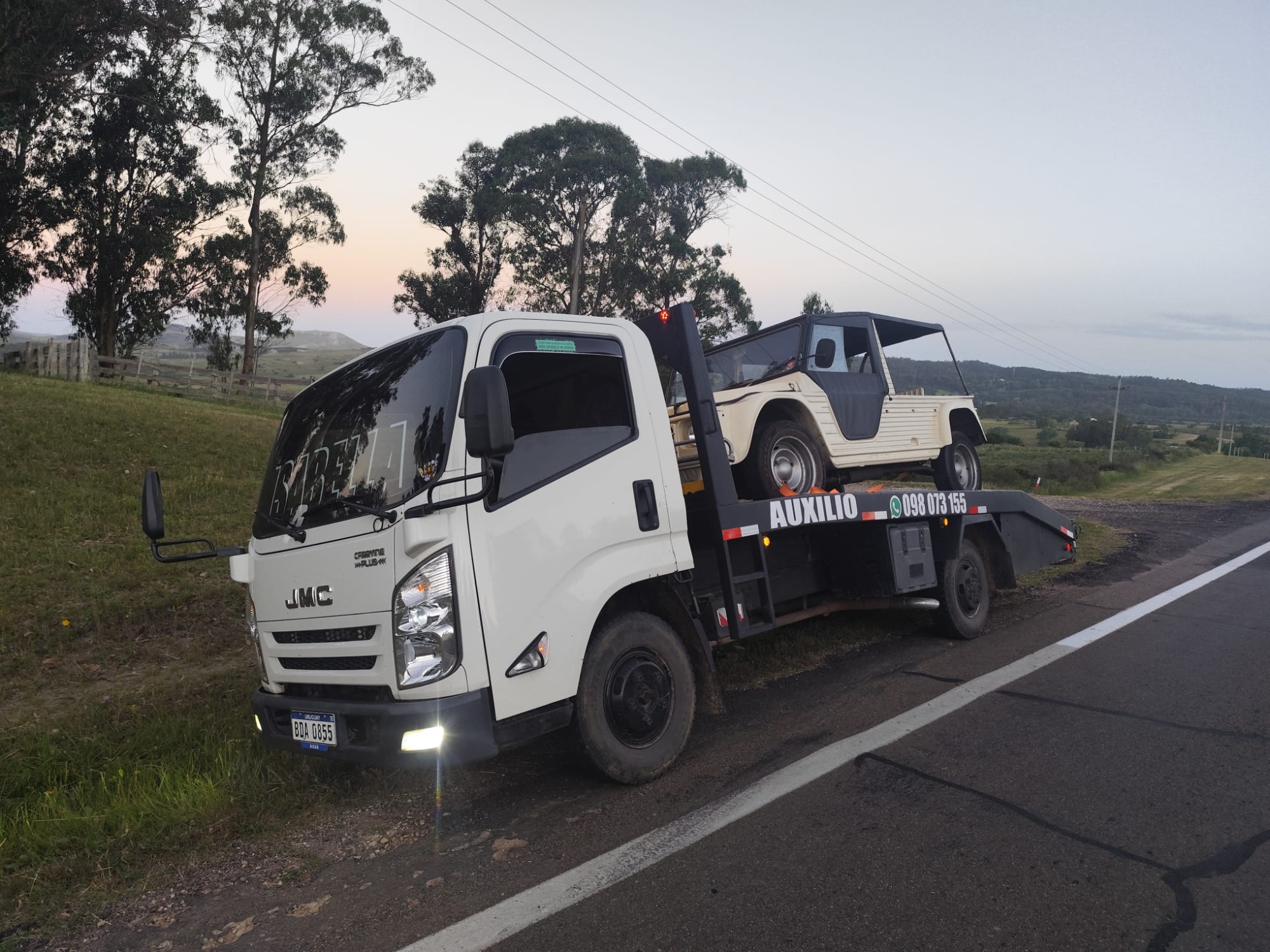 Gruas El Pileta GRUAS EL PILETA GRUAS
GUINCHES
AUXILIOS MECANICOS
AUXILIOS CAMIONE