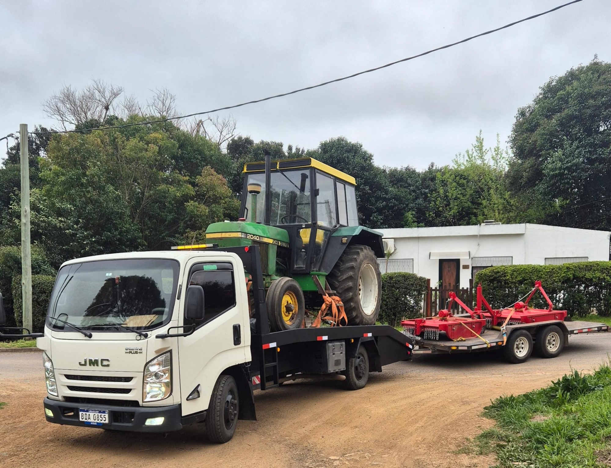Gruas El Pileta GRUAS EL PILETA GRUAS
GUINCHES
AUXILIOS MECANICOS
AUXILIOS CAMIONE