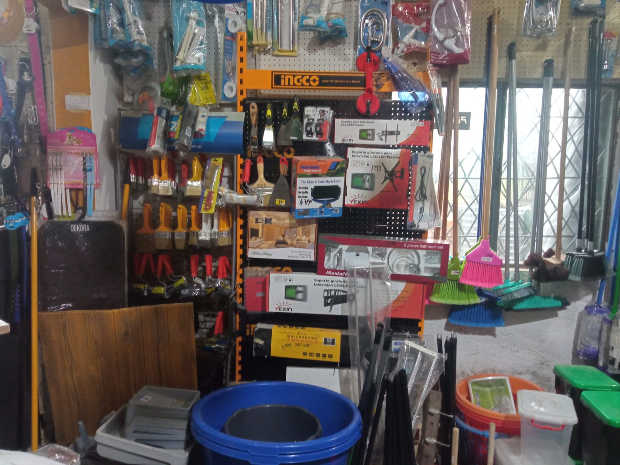 FERRETERIA Y BARRACA LA CASONA  