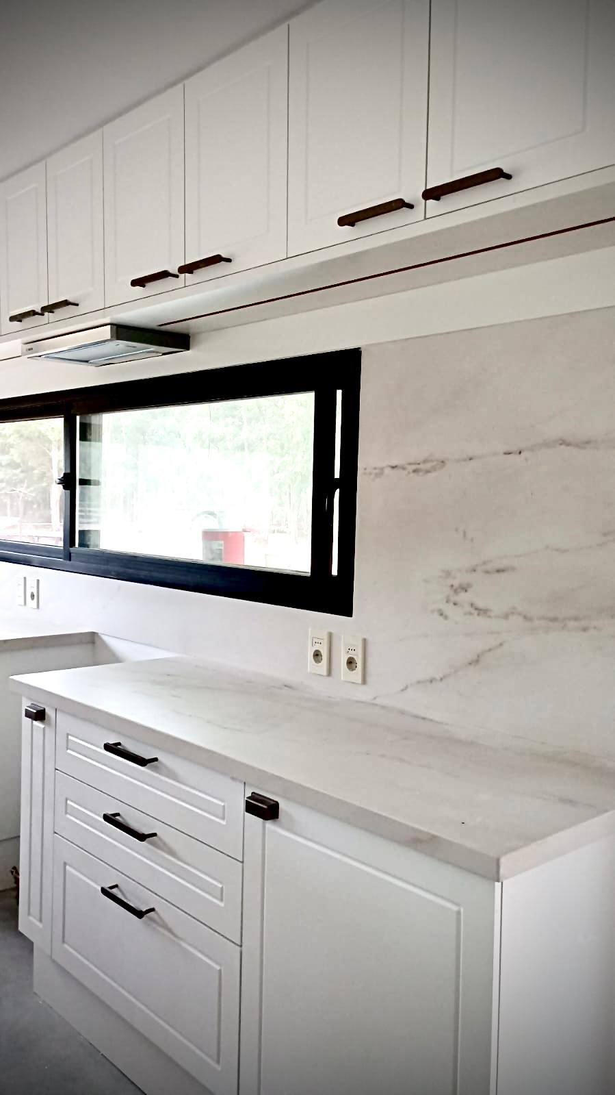 ROMA BAÑOS Y COCINA  