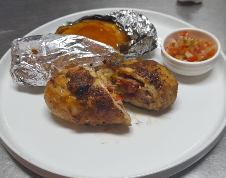 PARRILLADA 119 PARRILLADA 119 CENAS
ALMUERZOS
ENSALADAS
PARRILLADAS
COMIDA VEGET