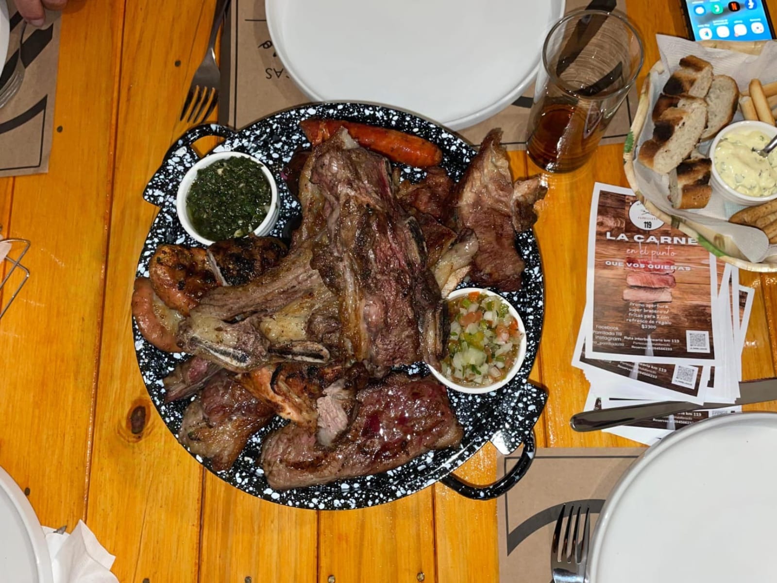 PARRILLADA 119 PARRILLADA 119 CENAS
ALMUERZOS
ENSALADAS
PARRILLADAS
COMIDA VEGET