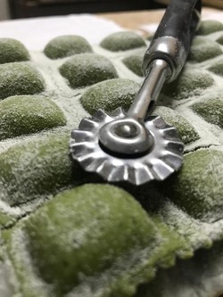 SABROSAS PASTAS RAFFAELLO Ravioles con masa de espinaca