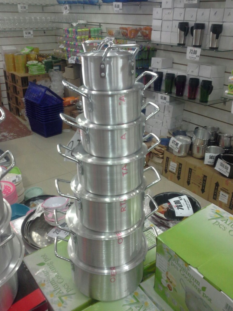 BAZAR LOS TRES ollas 