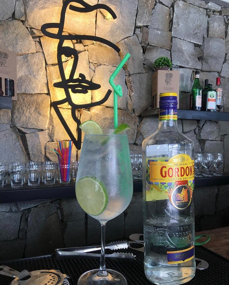 CHARLY'S CLUB Gin tonic 