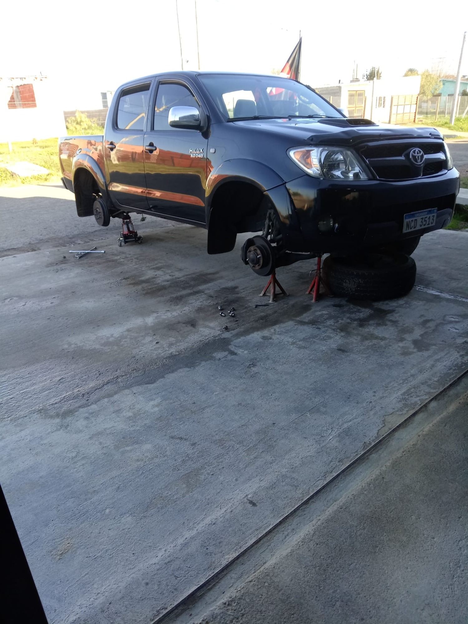 MR TIRE SOLUCIONES MR TIRE SOLUCIONE Polarizado de autos en general