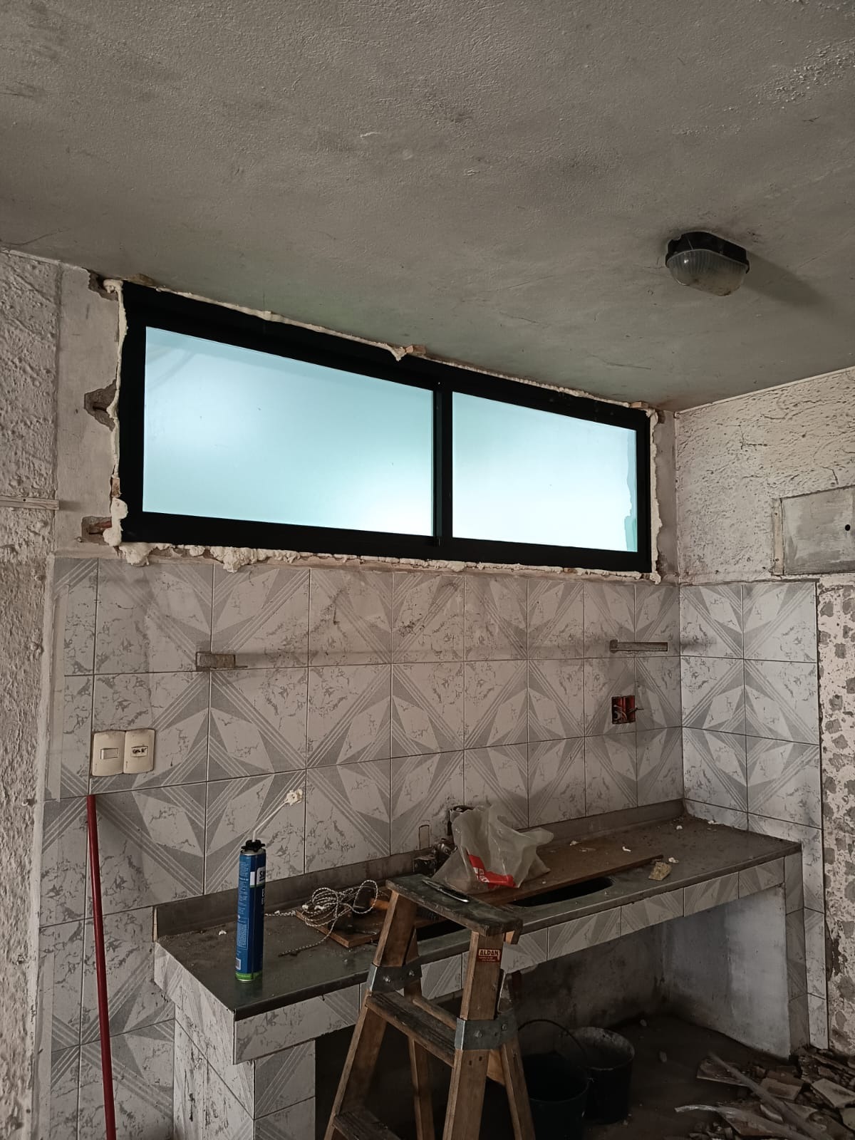 PEC Pinturas e Impermeabilización PEC PINTURAS E IMPERMEABILIZACION CONSTRUCCIONES TECHOS
REFORMAS VIVIENDAS
IMPERMEAB