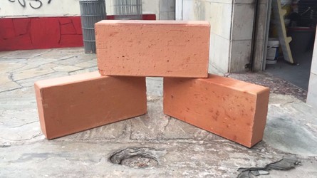 BARRACA EL FARO Ladrillos de prensa de excelente calidad. Consulte