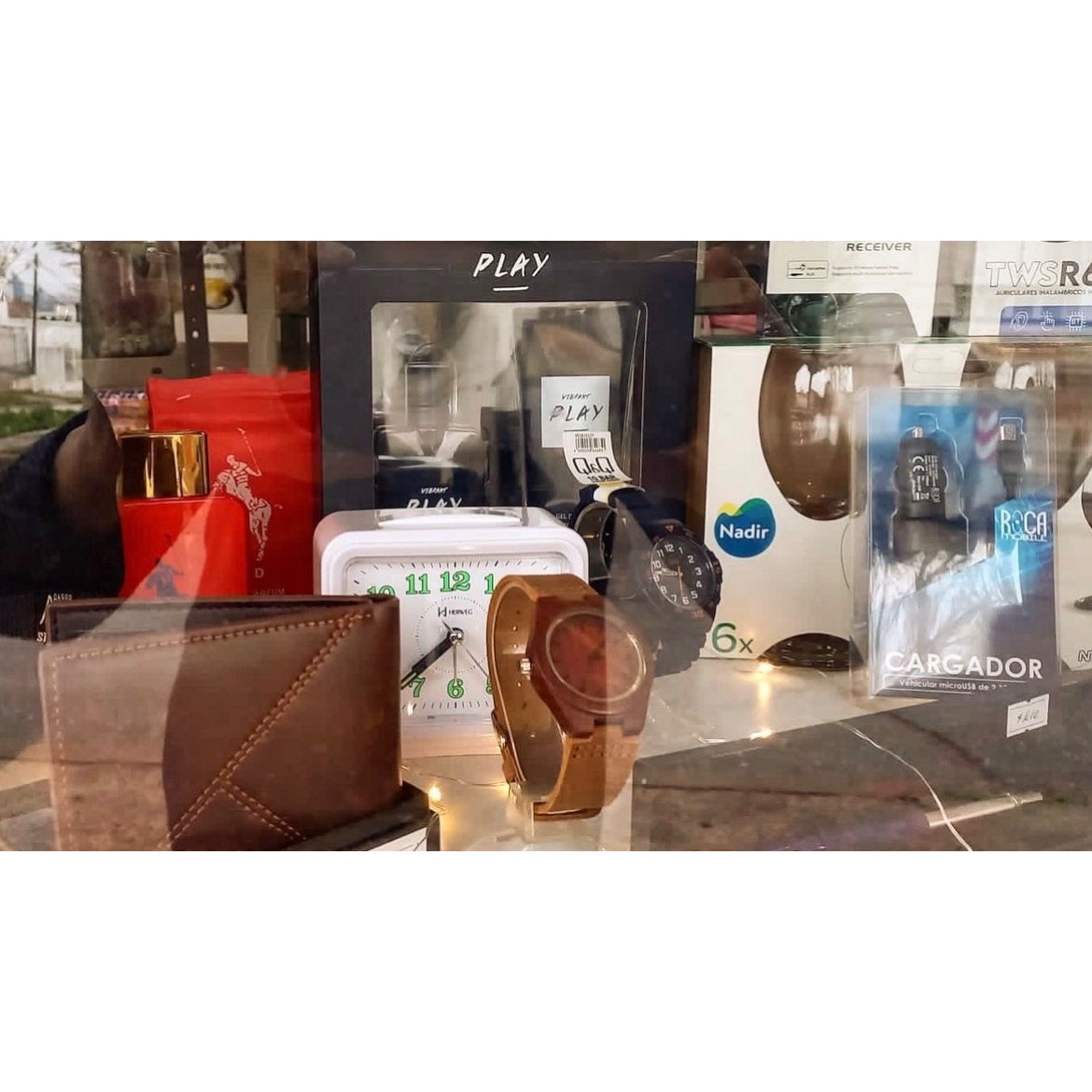 SALÓN PINOCHO Accesorios y perfumes para hombres  