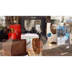 SALÓN PINOCHO Accesorios y perfumes para hombres 