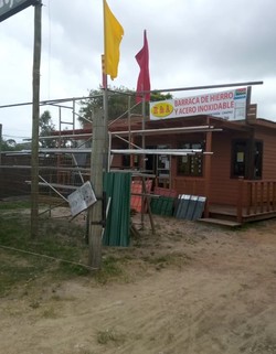 R&A BARRACA DE HIERROS Y ACERO INOXIDABLE 