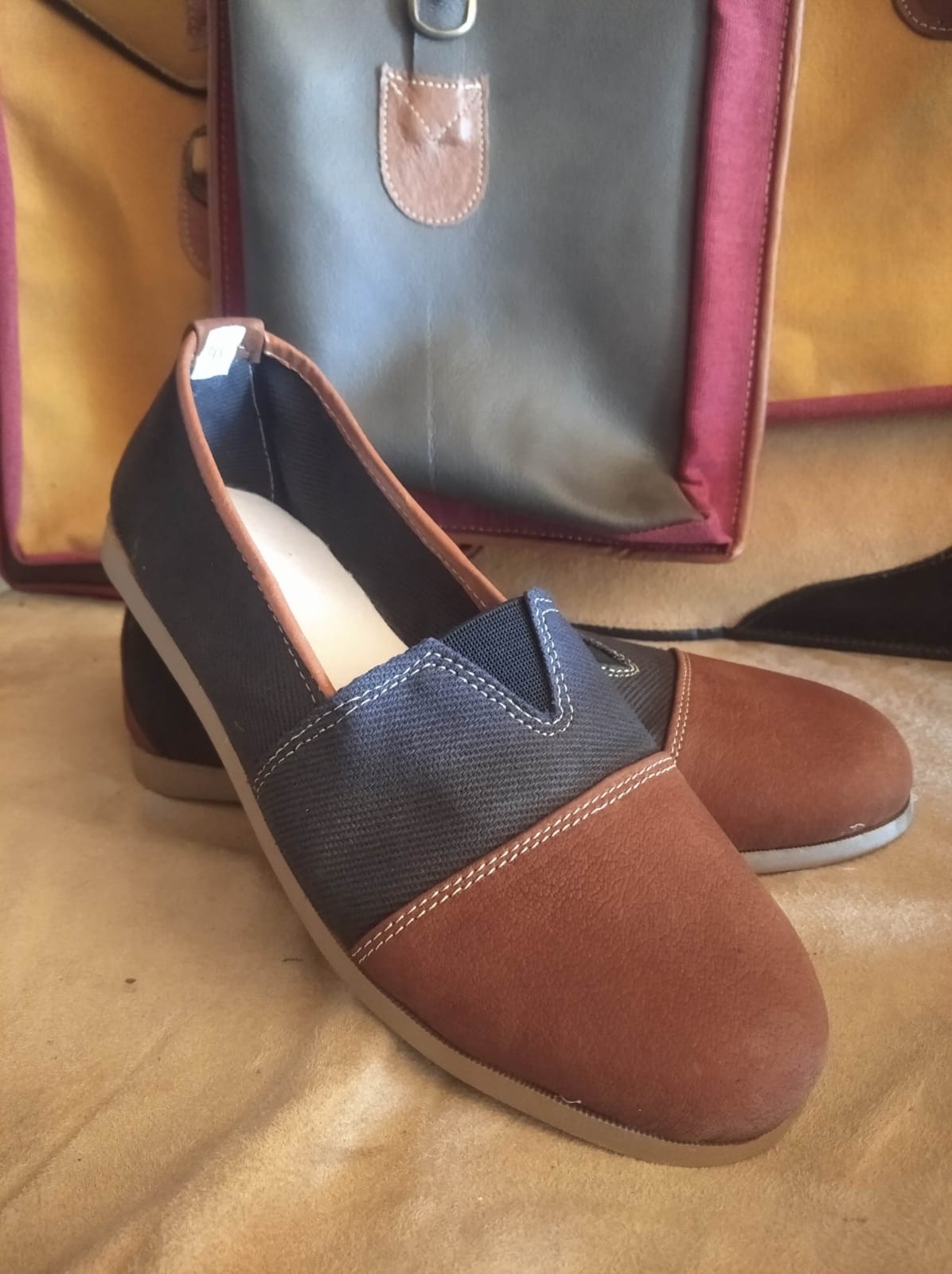 DISKAN ARTÍCULOS Y ZAPATOS EN CUERO  