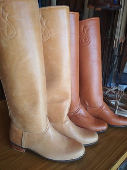 DISKAN ARTÍCULOS Y ZAPATOS EN CUERO 