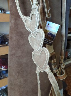 DISKAN ARTÍCULOS Y ZAPATOS EN CUERO 