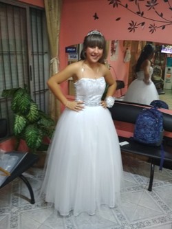 SIMPLEMENTE AMANDA Vestido de XV