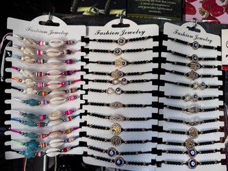 SANTERIA Y BIJUTERIA V Y P 