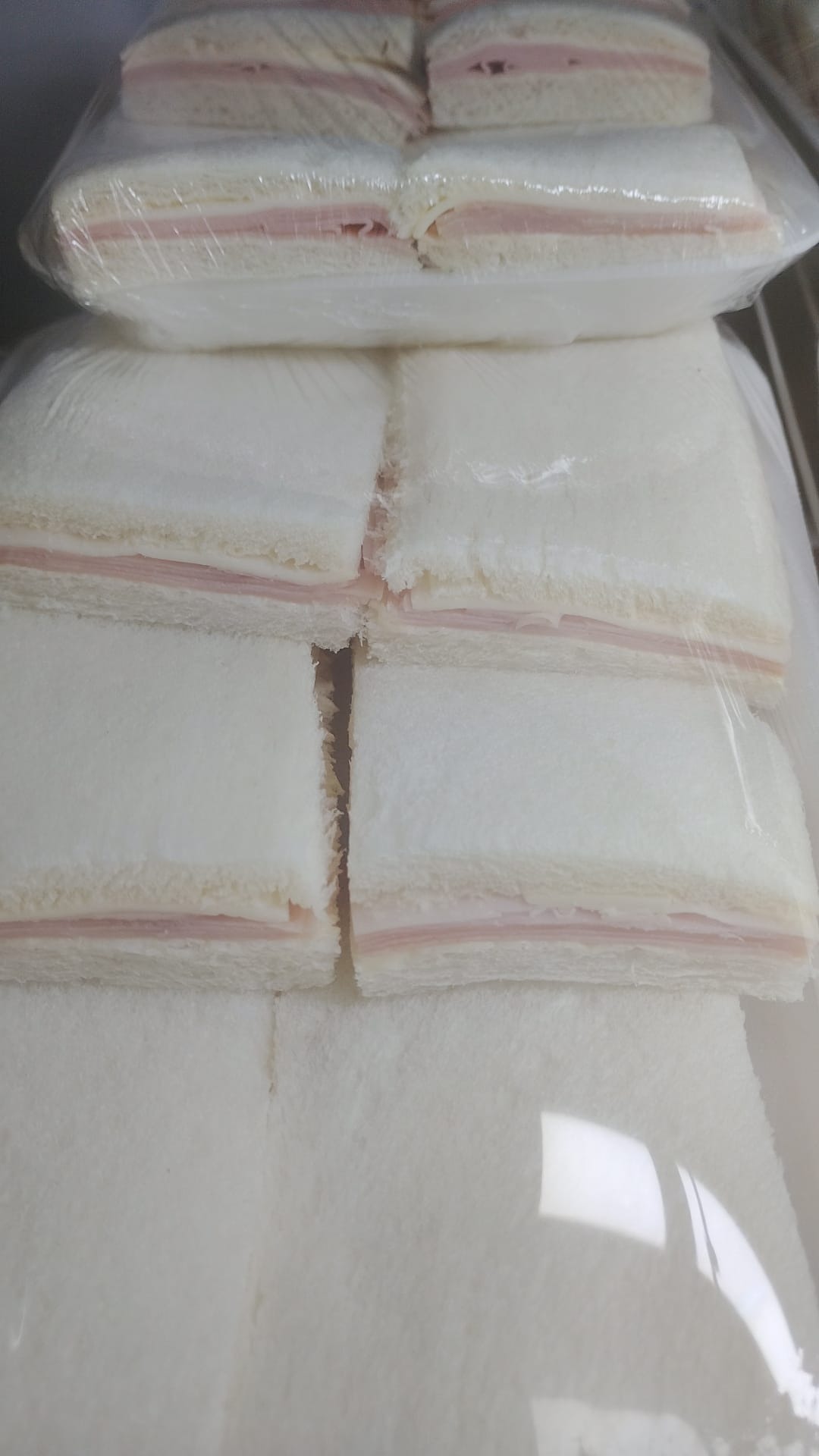 La Cuarta es la Vencida ( Ex Maxi Kiosco) La Cuarta es la Vencida ( Ex Maxi Kiosco) CIGARRILLOS
HELADOS
HUEVOS
REFRESCOS
GOLOSINAS
FOT