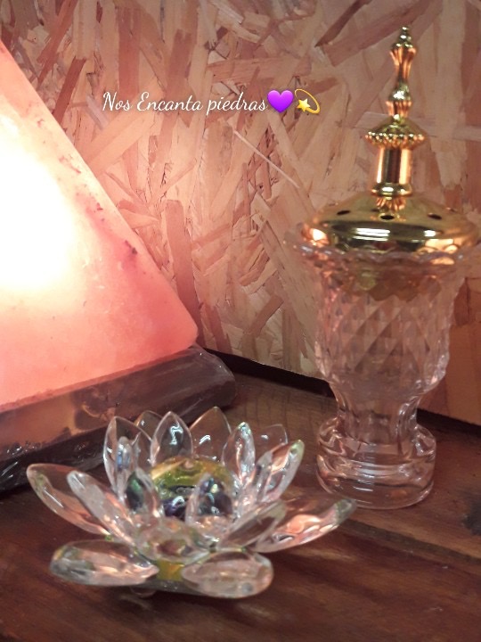 Nos Encanta  Lamparas de sal, Flor de Loto y quemadores para sa