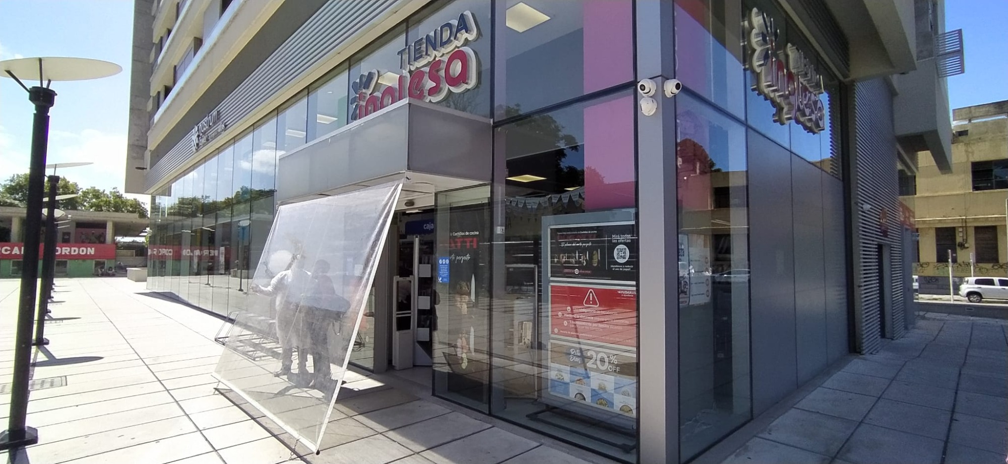 LA CASA DEL TOLDO LA CASA DEL TOLDO CARPAS
ALQUILERES CASTILLOS INFLABLES
TOLDOS
CAMAS