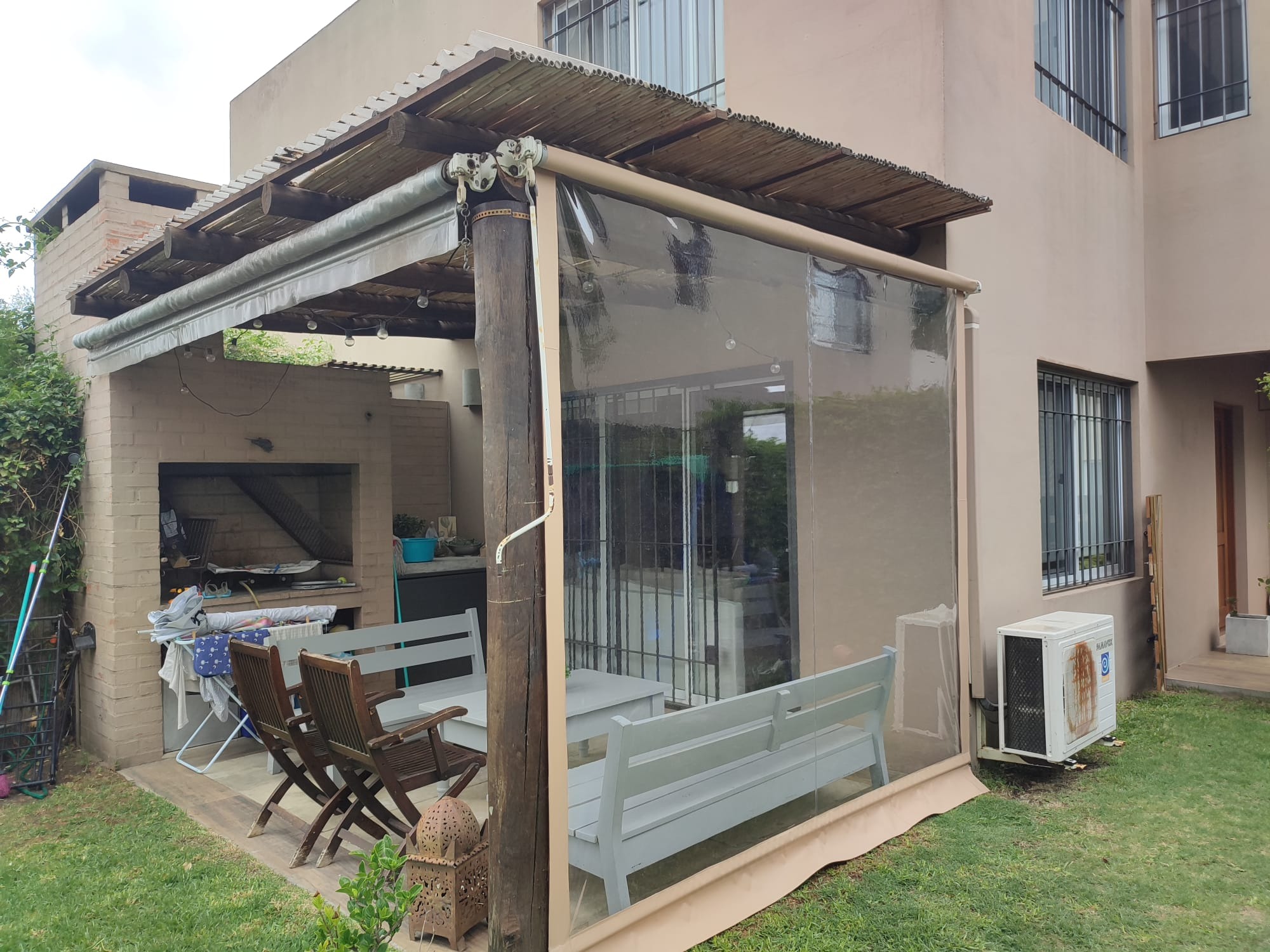 LA CASA DEL TOLDO LA CASA DEL TOLDO CARPAS
ALQUILERES CASTILLOS INFLABLES
TOLDOS
CAMAS