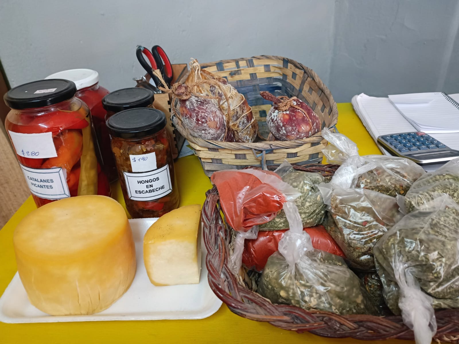 VERDULERIA MANOLO VERDULERIA MANOLO Frutas 
Verduras
Puesto de frutas y verduras